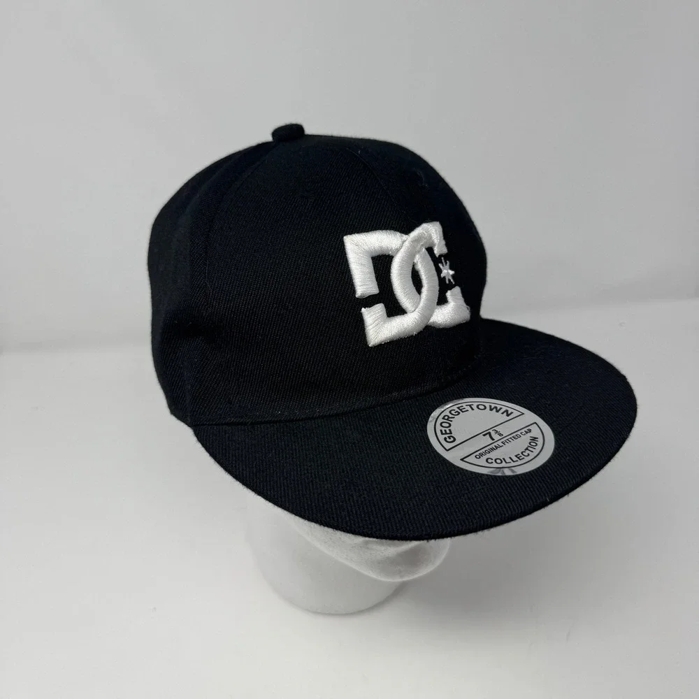 DC Shoes Georgetown Collection Fitted Hat Black White Size 7 3/8 Flat Brim Cap